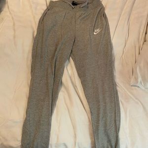 women nike joggers